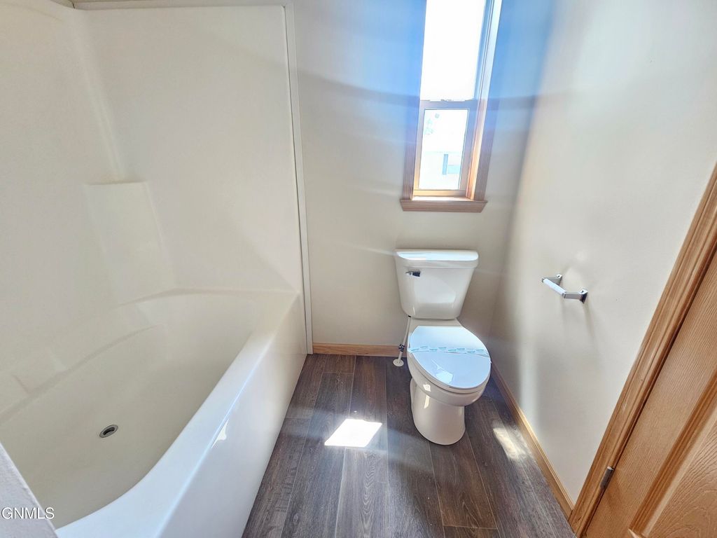 2710 7th Avenue W, Williston, ND 58801 photo 17