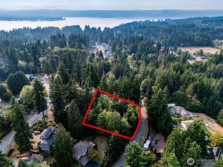 749 NE Woods Court, Bremerton, WA 98311