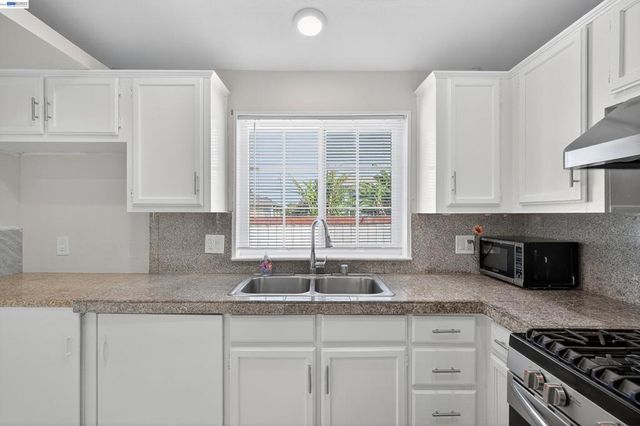628 S 17Th St, Richmond, CA 94804