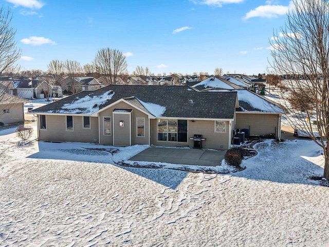 1972 SINCLAIR DRIVE, De Pere, WI 54115