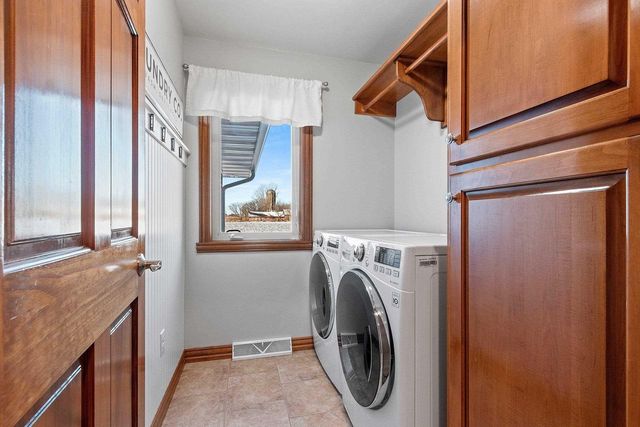 1972 SINCLAIR DRIVE, De Pere, WI 54115