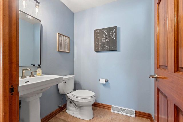 1972 SINCLAIR DRIVE, De Pere, WI 54115