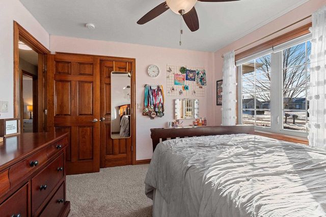 1972 SINCLAIR DRIVE, De Pere, WI 54115