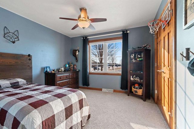 1972 SINCLAIR DRIVE, De Pere, WI 54115