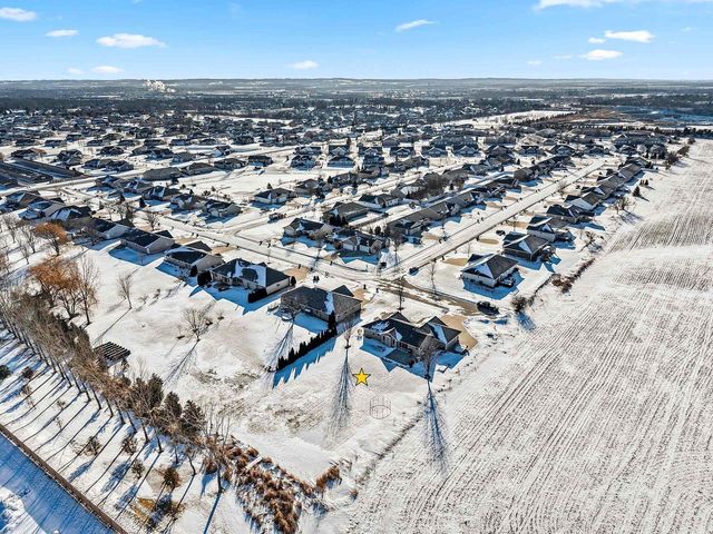 1972 SINCLAIR DRIVE, De Pere, WI 54115