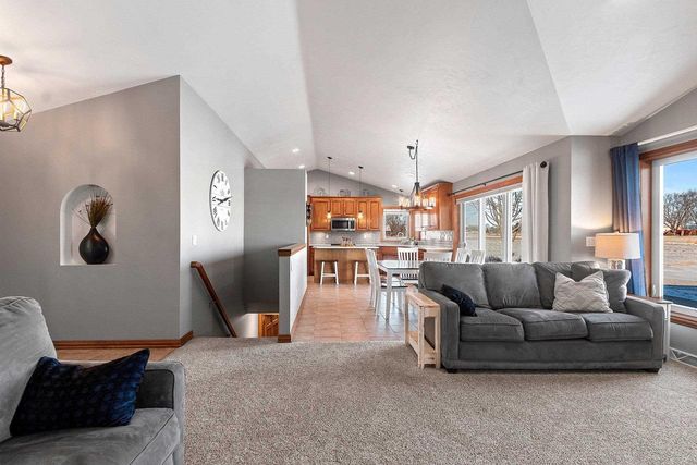 1972 SINCLAIR DRIVE, De Pere, WI 54115