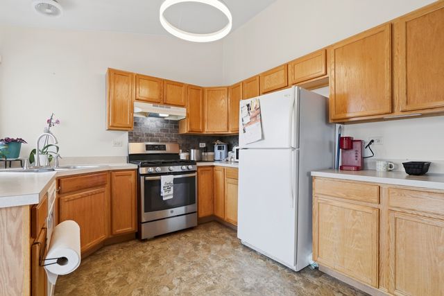 124 Andrew Taras Court 2D, Joliet, IL 60435