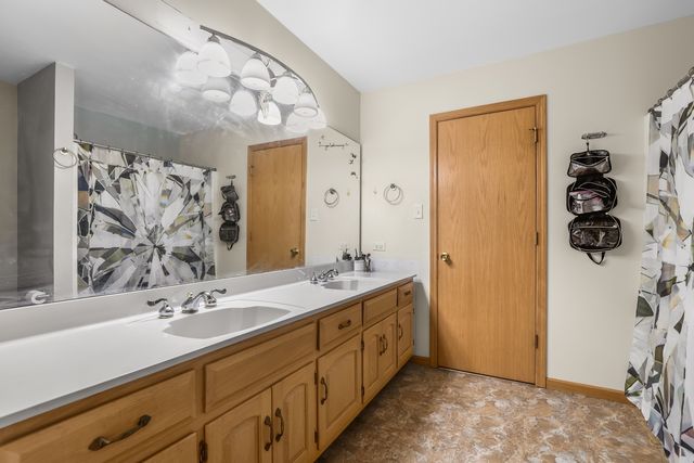 124 Andrew Taras Court 2D, Joliet, IL 60435