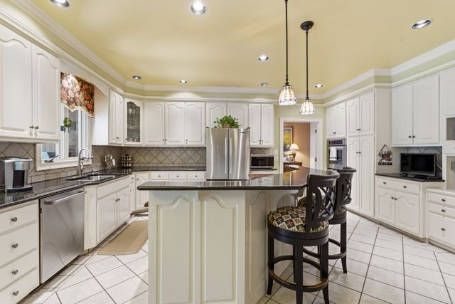 9102 E Cambridge Ct, Brentwood, TN 37027