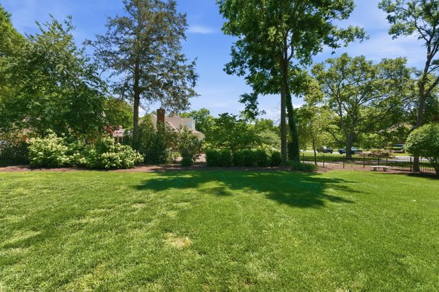 9102 E Cambridge Ct, Brentwood, TN 37027