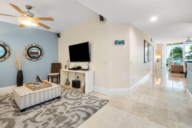 2650 Lake Shore Drive 206, Riviera Beach, FL 33404