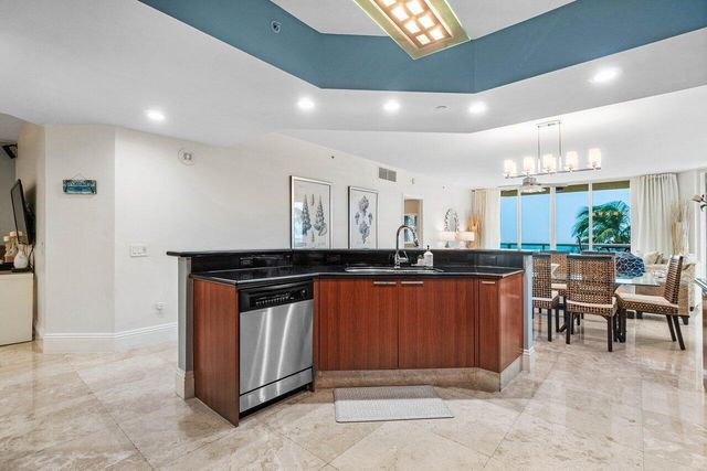 2650 Lake Shore Drive 206, Riviera Beach, FL 33404