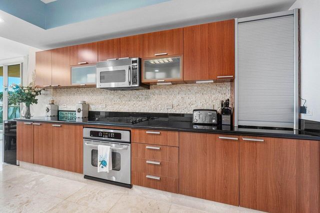 2650 Lake Shore Drive 206, Riviera Beach, FL 33404