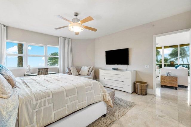 2650 Lake Shore Drive 206, Riviera Beach, FL 33404