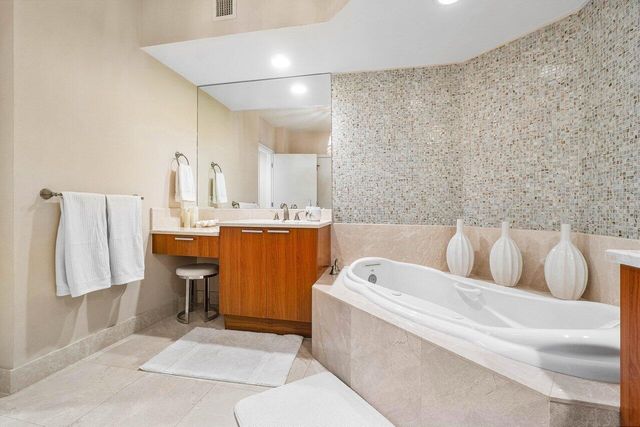 2650 Lake Shore Drive 206, Riviera Beach, FL 33404