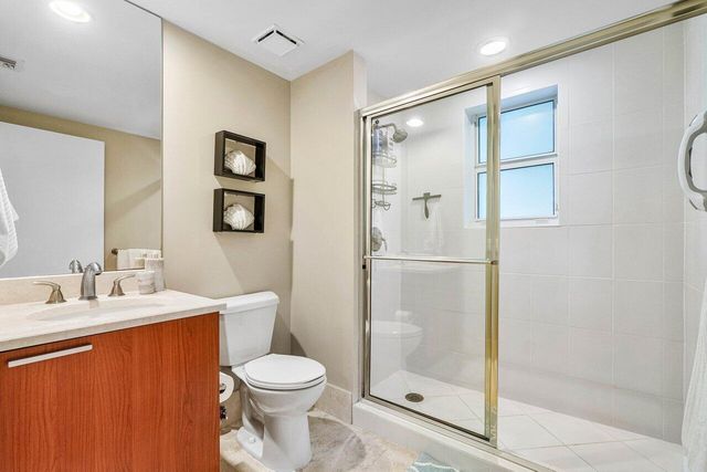 2650 Lake Shore Drive 206, Riviera Beach, FL 33404
