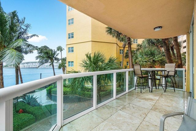 2650 Lake Shore Drive 206, Riviera Beach, FL 33404