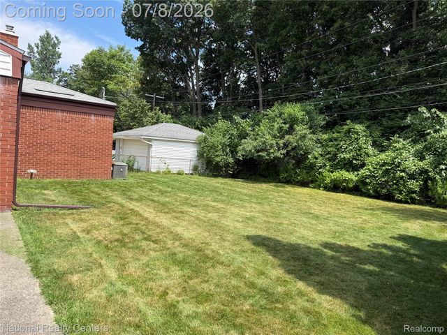 14400 Stonehouse Avenue, Livonia, MI 48154