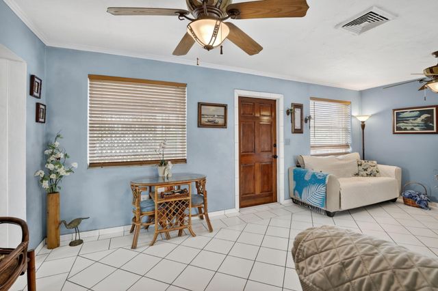 7140 Meade Street, Hollywood, FL 33024