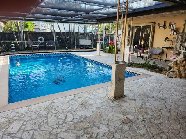 7140 Meade Street, Hollywood, FL 33024