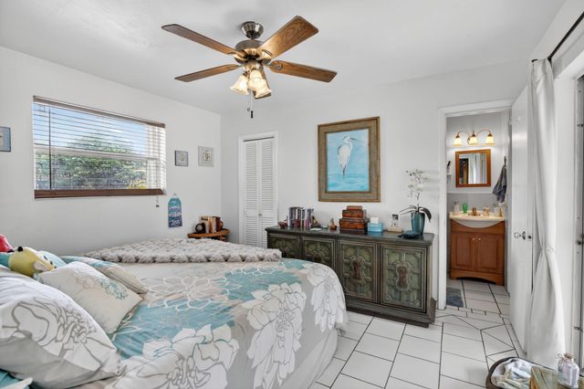 7140 Meade Street, Hollywood, FL 33024