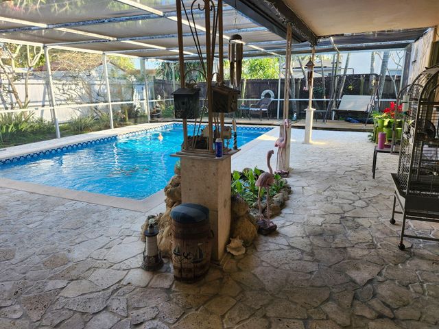 7140 Meade Street, Hollywood, FL 33024