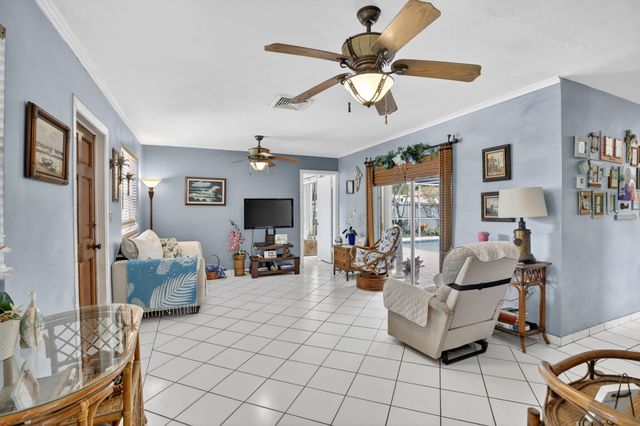 7140 Meade Street, Hollywood, FL 33024