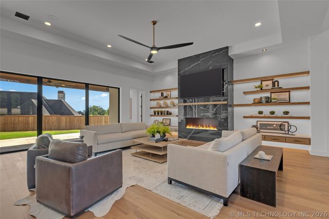 10609 S Holley Street, Jenks, OK 74037