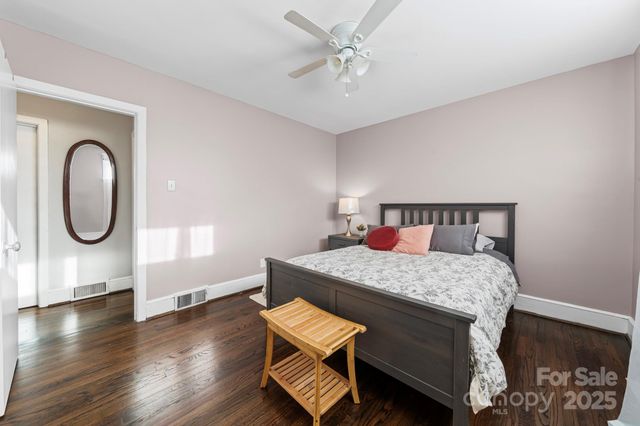 4743 Woodlark Lane, Charlotte, NC 28211