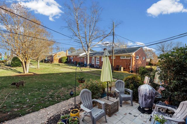 4743 Woodlark Lane, Charlotte, NC 28211