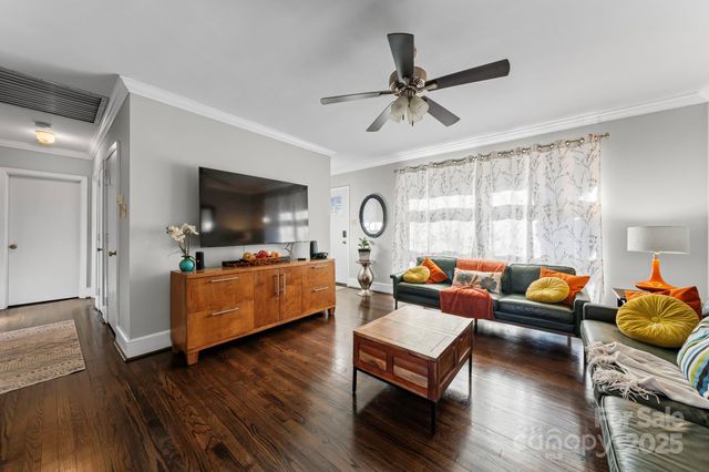 4743 Woodlark Lane, Charlotte, NC 28211