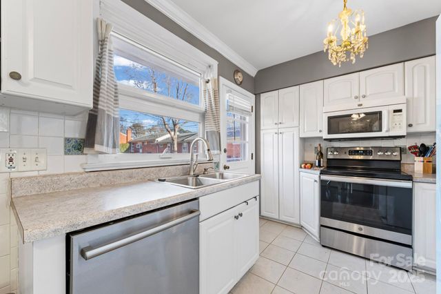 4743 Woodlark Lane, Charlotte, NC 28211