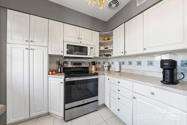 4743 Woodlark Lane, Charlotte, NC 28211