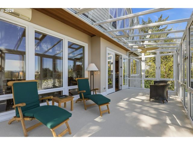 2107 Sw MARKET STREET Dr, Portland, OR 97201