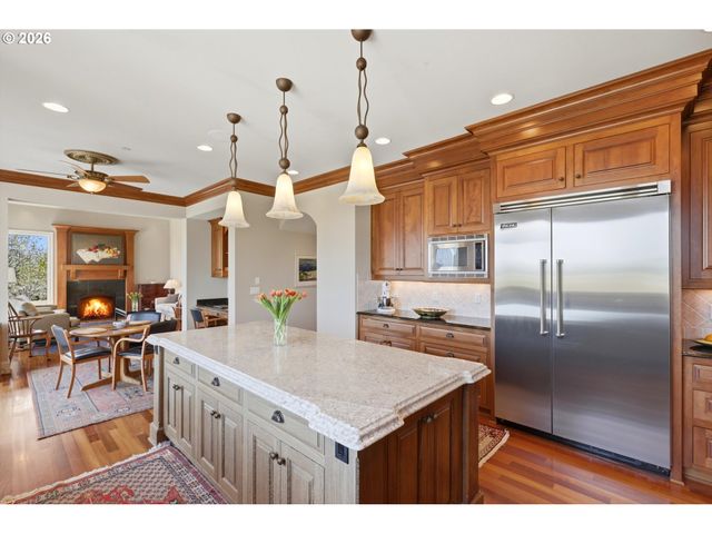 2107 Sw MARKET STREET Dr, Portland, OR 97201