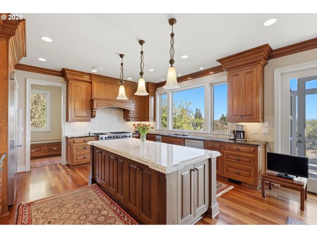 2107 Sw MARKET STREET Dr, Portland, OR 97201