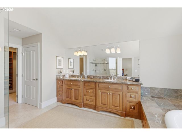 2107 Sw MARKET STREET Dr, Portland, OR 97201