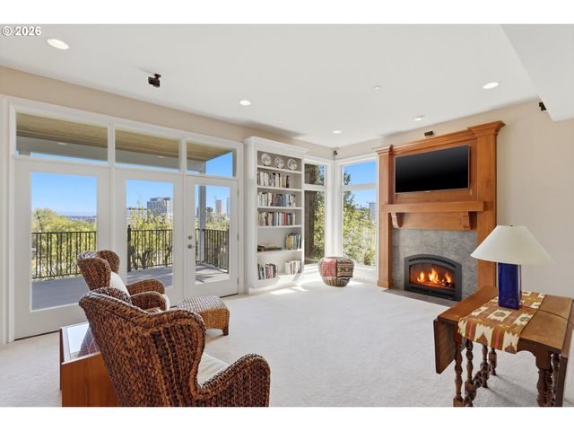 2107 Sw MARKET STREET Dr, Portland, OR 97201