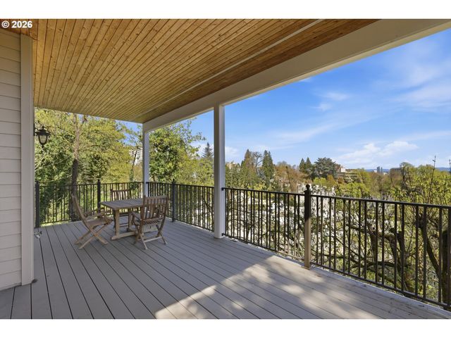 2107 Sw MARKET STREET Dr, Portland, OR 97201