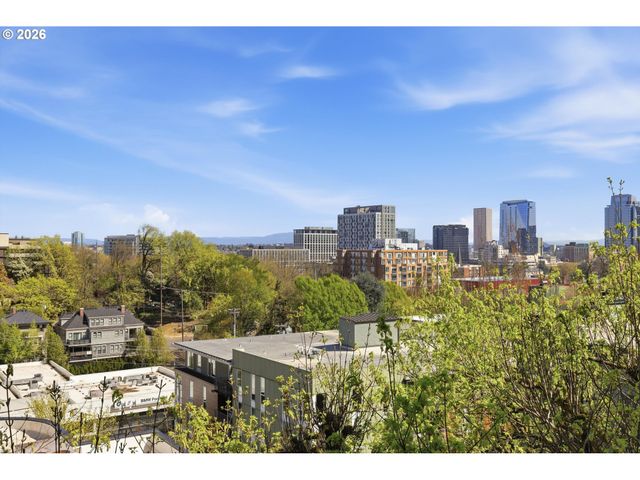 2107 Sw MARKET STREET Dr, Portland, OR 97201