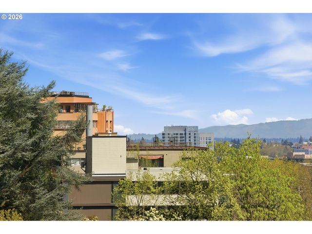 2107 Sw MARKET STREET Dr, Portland, OR 97201