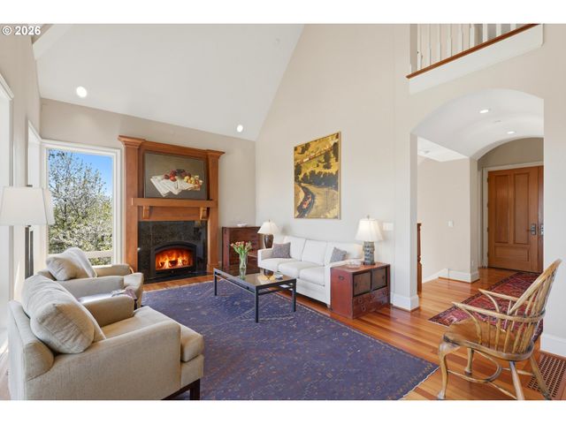 2107 Sw MARKET STREET Dr, Portland, OR 97201