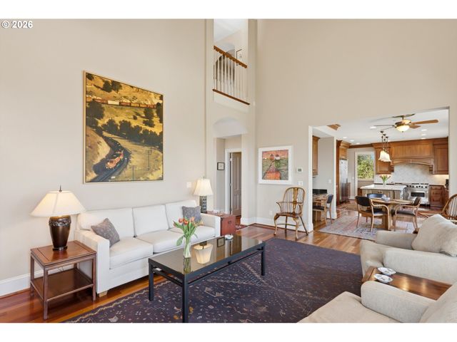 2107 Sw MARKET STREET Dr, Portland, OR 97201