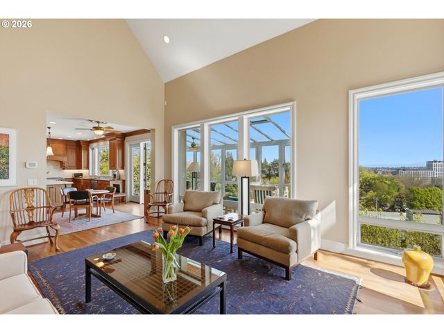 2107 Sw MARKET STREET Dr, Portland, OR 97201