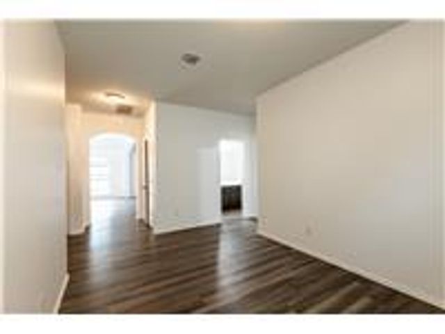 209 Reagor DR, Taylor, TX 76574
