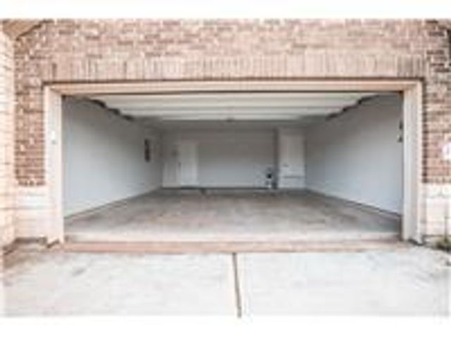 209 Reagor DR, Taylor, TX 76574