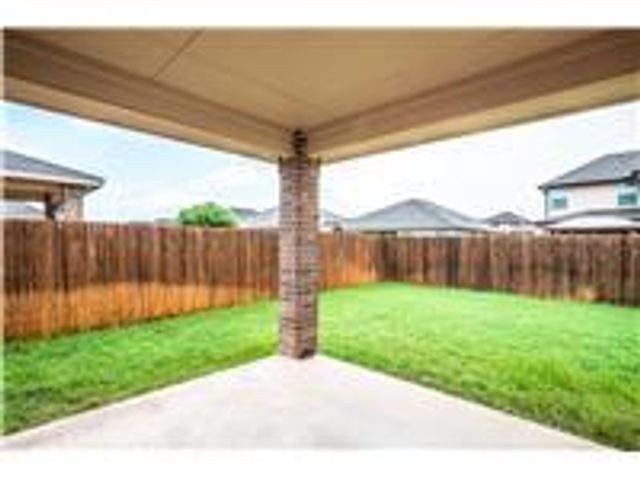 209 Reagor DR, Taylor, TX 76574
