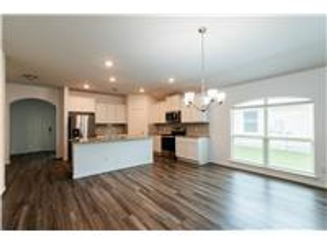209 Reagor DR, Taylor, TX 76574