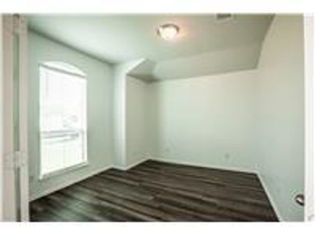 209 Reagor DR, Taylor, TX 76574