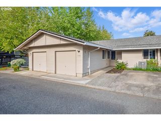 6841 Sw SUSSEX St, Beaverton, OR 97008